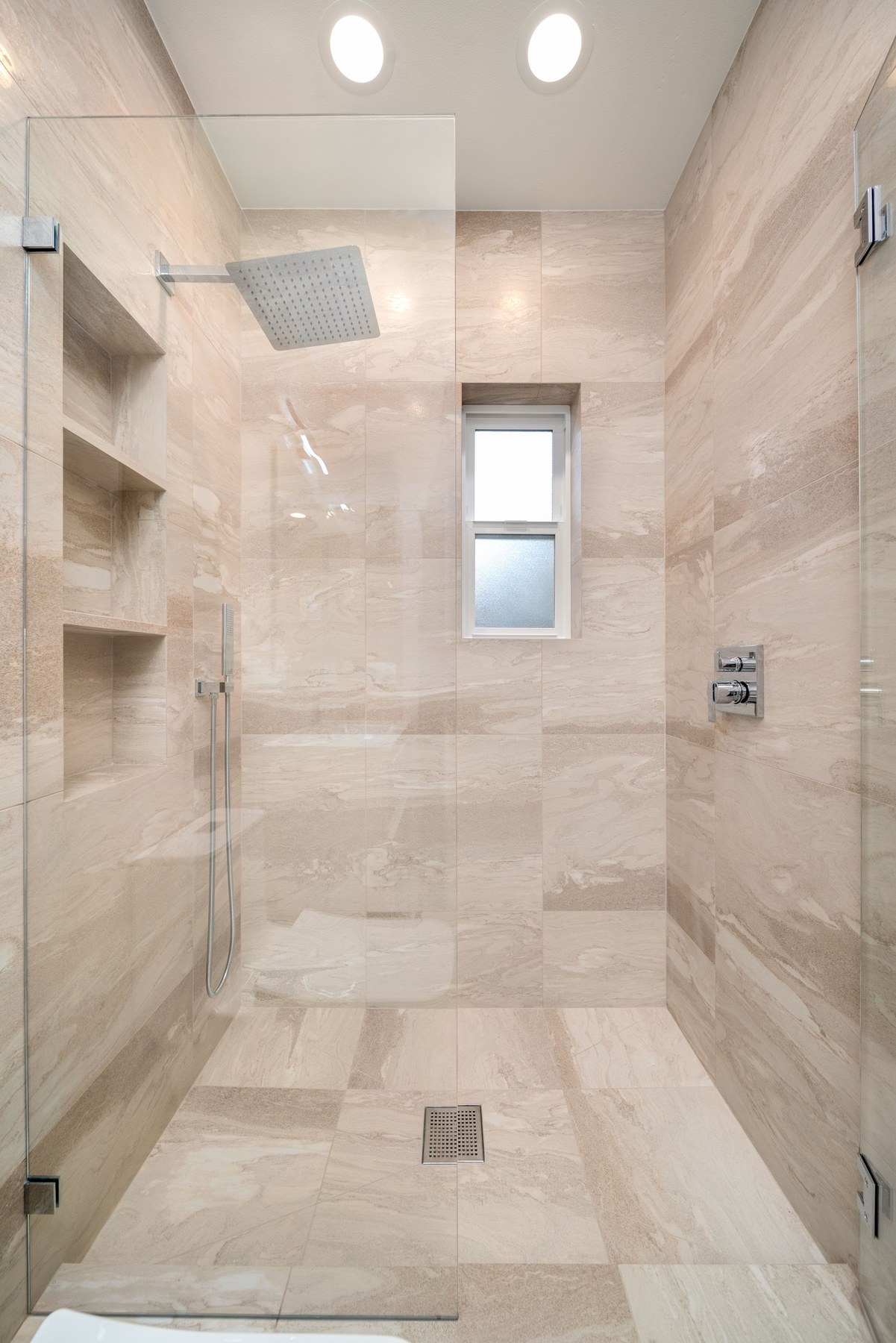 Curbless shower